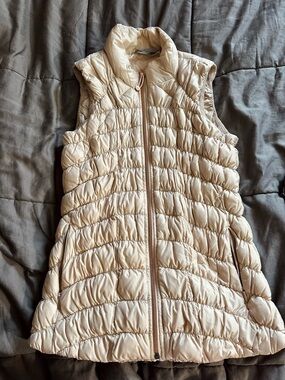 Athleta Cream Quilted Puffer Vest with Pockets